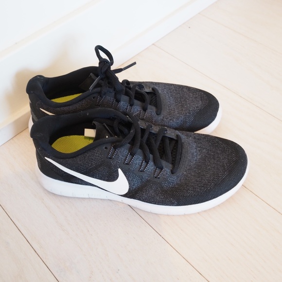 Nike Free Runs Running Shoes - Picture 1 of 3